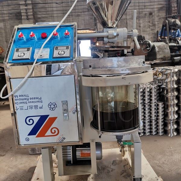 Oil press and oil Oil press and oil